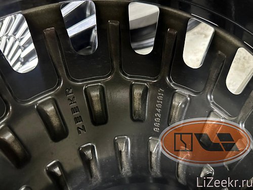 Диски R20 zeekr 009 оригинал