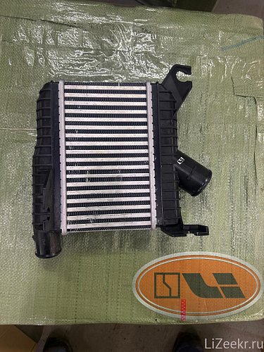 Интеркулер правый LiXiang L7/L8/L9