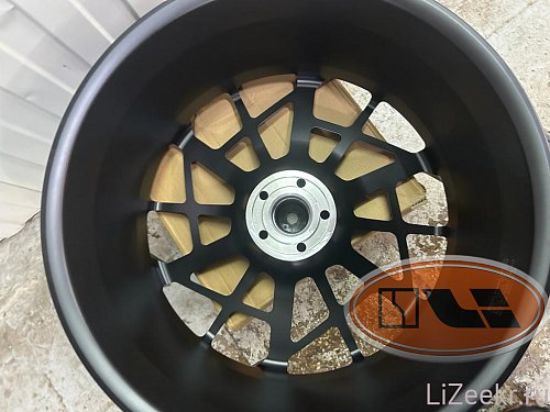 Диски R22 Zeekr 001