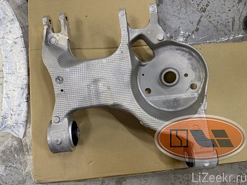 Задний нижний рычаг правый zeekr 9X