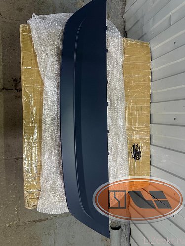 Нижняя крышка заднего бампера Zeekr X