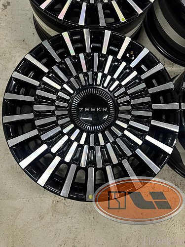 Диски R20 zeekr 009 оригинал